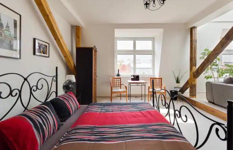 פראג Lenka'S Cozy Red Studio + Lenka'S Cozy Gold Apartment מראה חיצוני תמונה